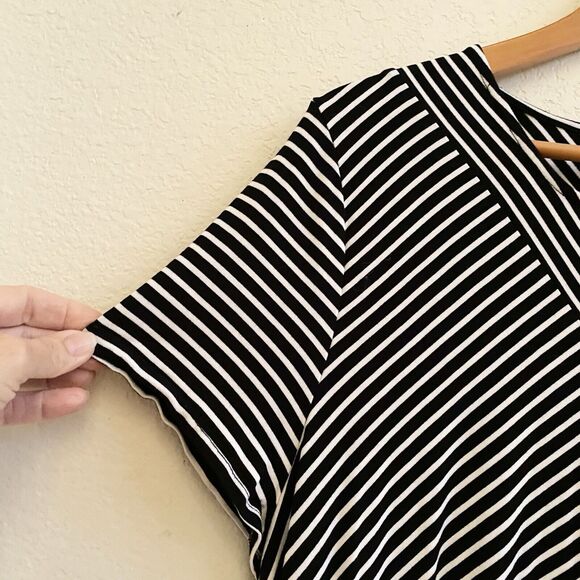 Chicos Weekends Top Womens 3 Black White Stripe‎ Tunic T-Shirt Asymmetrical Knit - Picture 2 of 11